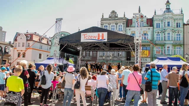 Tczew - Dzień Godności Osoby Niepełnosprawnej. Wystąpił CZESŁAW ŚPIEWA SOLO ACT
