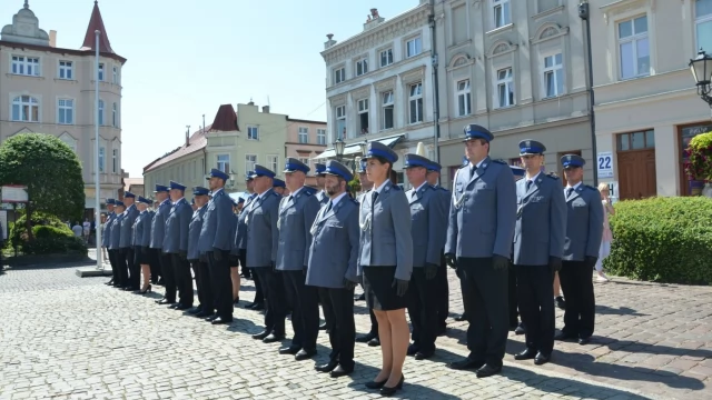 Tczew - Policjanci z całego województwa świętowali w Tczewie