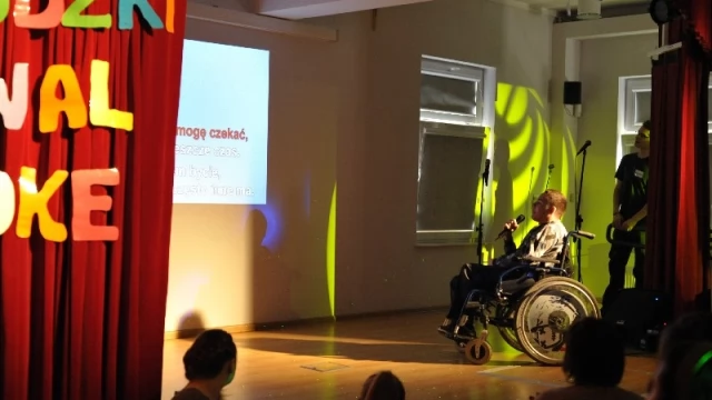 Tczew - I Wojewódzki Festiwal Karaoke - 44 uczestników porwało publiczność