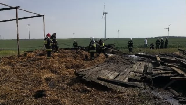 Tczew - Jedenaście zastępów straży gasiło pożar w Pomyjach