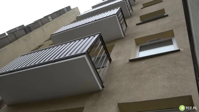 Tczew - Co jest nie tak z tymi balkonami, że trzeba je ciągle wymieniać?