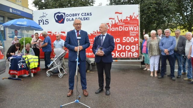 Tczew - PiSbus i inauguracja kampanii w Tczewie. Partyjne hasło "Dobry czas dla Polski"