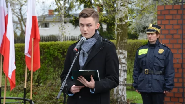 Tczew - Tczewianie pamiętają o ofiarach Katynia 