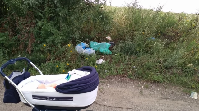Tczew - Zamieniają szlak spacerowy w wysypisko. "Z azbestem to już przesada" [AKTUALIZACJA]