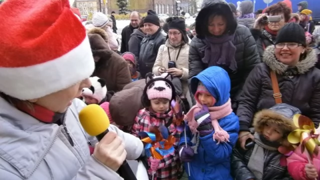 Tczew - Mikołaj nie przestraszył się zamieci - dzisiaj spotkał się z małymi tczewianami 