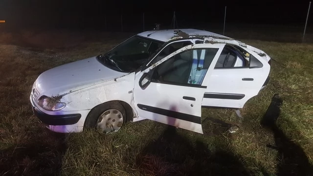 Tczew - Dachowanie na A1. Dwie osoby poszkodowane