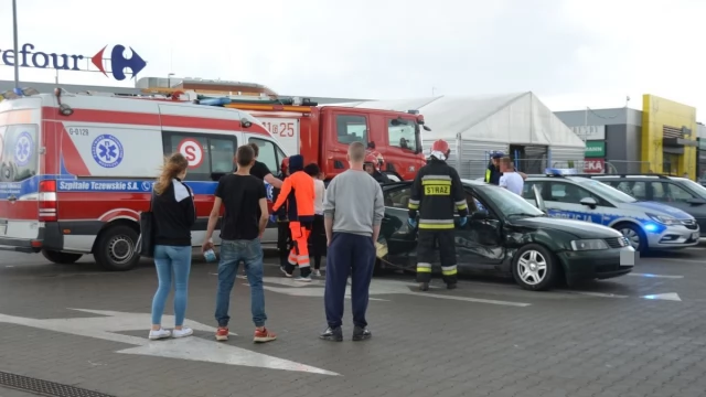 Tczew - Duże utrudnienia - wypadek w okolicy ronda Jana Pawła II. Wcześniej w Subkowach