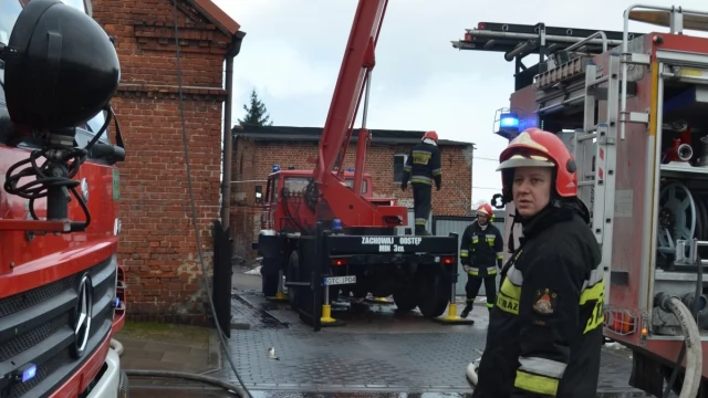 Tczew - Pożar na ulicy Czyżykowskiej. Trwa akcja gaśnicza, jedna osoba ranna