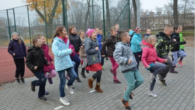 Tczew - Piąty plac zabaw "Radosna Szkoła" gotowy