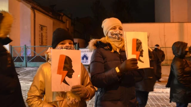 Tczew - Po ograniczeniu praw aborcyjnych kolejne protesty na ulicach Tczewa