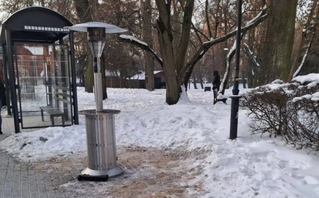 Tczew - Trzy gazowe ogrzewacze dla pasażerów czekających na autobus