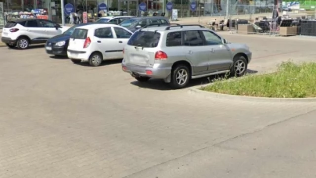 Tczew - Uszkodzenie pojazdu między JYSK a KIK. Wierzę w moc internetu