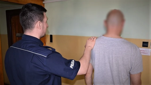 Tczew - Długa lista przewinień braci. Uważnych mieszkańców zaniepokoił krążący po okolicy VW
