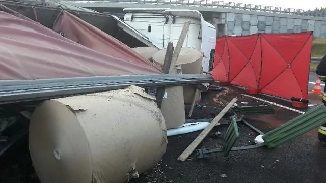 Tczew - Tragedia na A1. Nie żyje kierowca ciężarówki