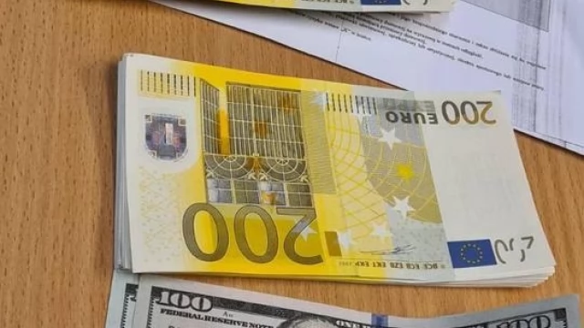 Tczew - Kryminalni zatrzymali obcokrajowca, który przewoził ponad 46 tys. euro. Banknoty były fałszywe
