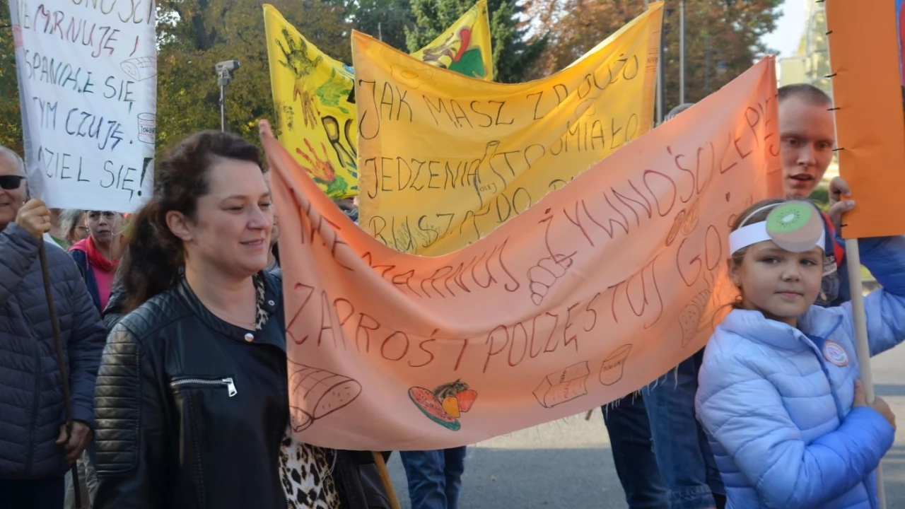 Tczew - Manifest przeciwko marnowaniu jedzenia w Tczewie