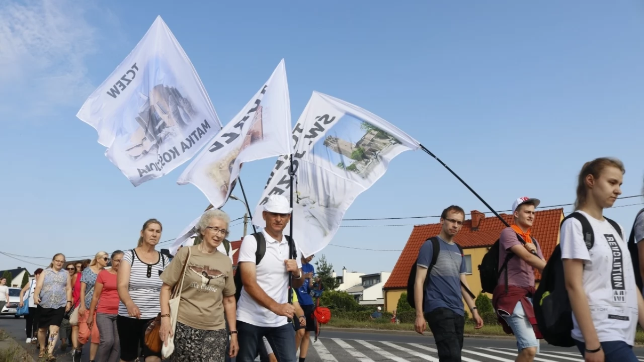 Tczew - Tczewska pielgrzymka wyruszyła na Jasną Górę