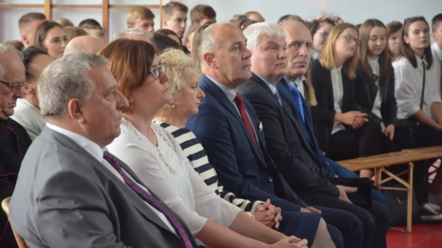 Tczew - Powiatowa inauguracja roku szkolnego. "Ta reforma była odpowiedzią na oczekiwania społeczne"