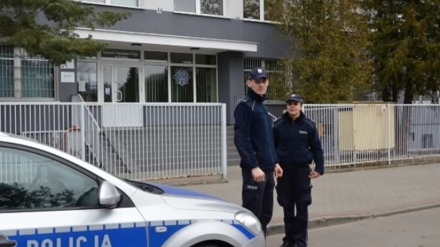 Tczew - Policjanci uratowali 20-latka, który chciał skoczyć do Wisły