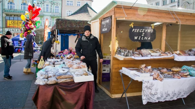 Tczew - Jarmark Wielkanocny. Chociaż niedziela, tu możesz legalnie zrobić zakupy
