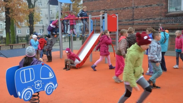 Tczew - Piąty plac zabaw "Radosna Szkoła" gotowy
