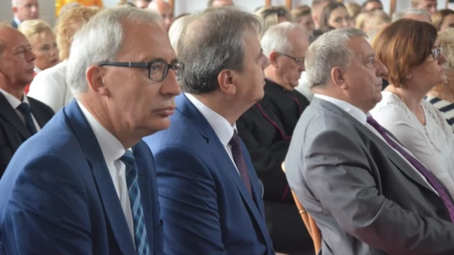 Tczew - Powiatowa inauguracja roku szkolnego. "Ta reforma była odpowiedzią na oczekiwania społeczne"