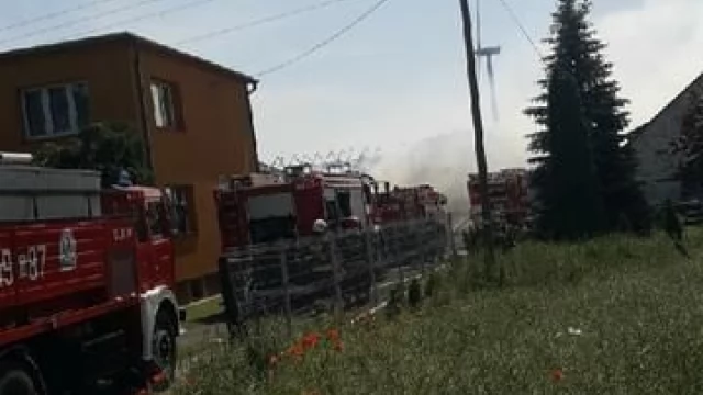 Tczew - Jedenaście zastępów straży gasiło pożar w Pomyjach