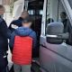 Tczew - W pośpiechu opuszczali sklep z wypakowanymi po brzegi torbami. Kolejni złodzieje czekolady w rękach policji