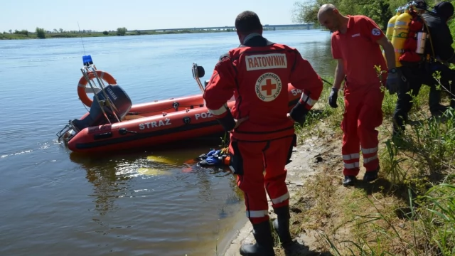 Tczew - Poszukiwania Arkadiusza Bochenka. Nurkowie przeczesywali dno Wisły