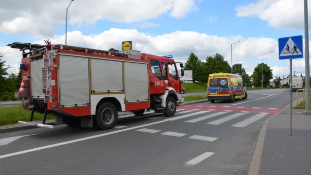 Tczew - Auto wjechało w grupę osób na przejściu
