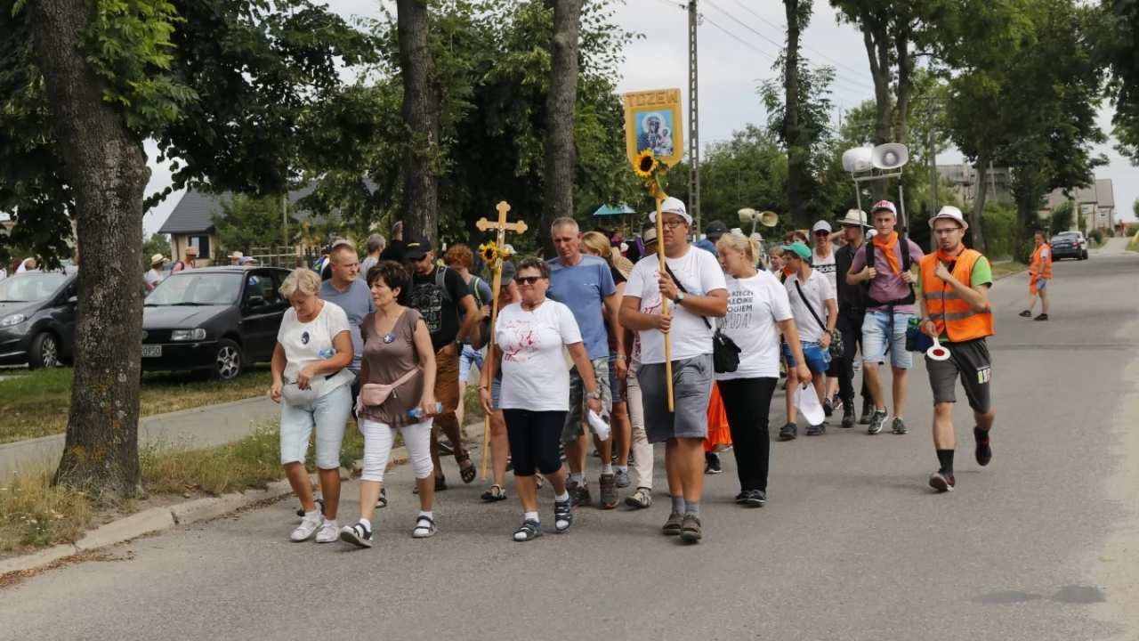 Tczew - Tczewska pielgrzymka wyruszyła na Jasną Górę