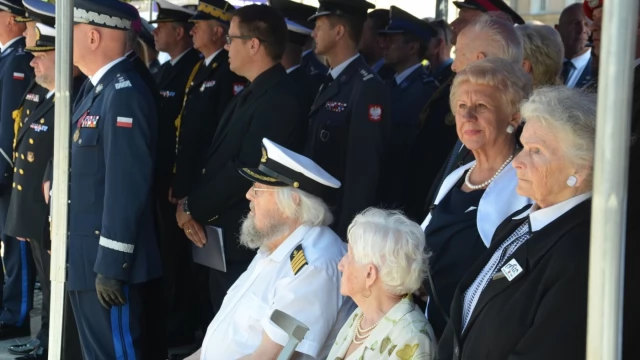 Tczew - Policjanci z całego województwa świętowali w Tczewie