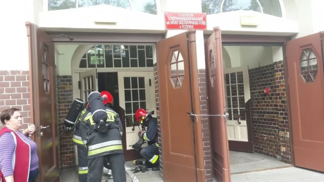 Tczew - Dym w jednej z sal lekcyjnych, uczniowie uwięzieni w klasie... na szczęście to ćwiczenia