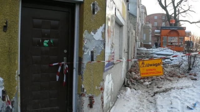 Tczew - Ruszyła rozbiórka rudery w centrum miasta