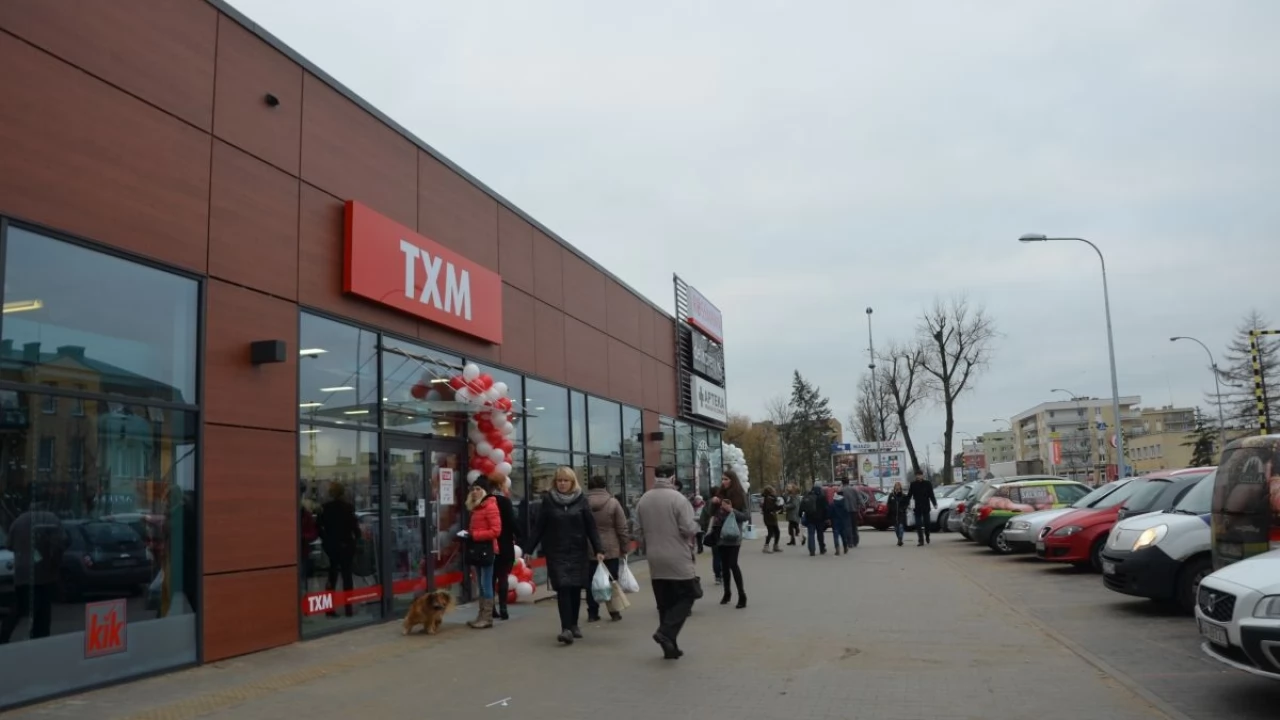 Tczew - Zakończyła się przebudowa minicentrum handlowego na  Suchostrzygach