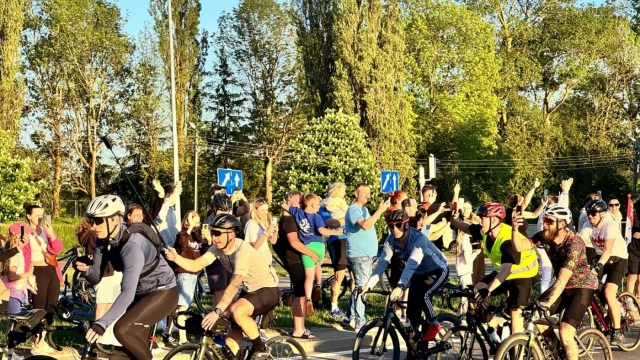 Tczew - Łatwogang przejechał przez Tczew w drodze po rekord i zdrowie dzieci!