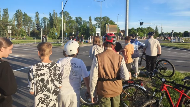 Tczew - Łatwogang przejechał przez Tczew w drodze po rekord i zdrowie dzieci!