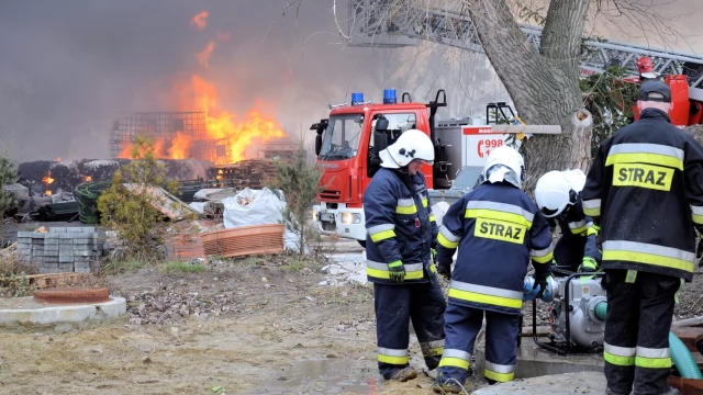 Tczew - Poważny pożar w Zajączkowie Tczewskim. Kilkanaście zastępów straży na miejscu