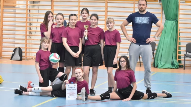 Tczew - Powiatowe Igrzyska Dzieci w Mini Piłce Siatkowej Dziewcząt