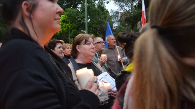Tczew - Łańcuch światła z Tczewa w obronie niezależnych sądów 