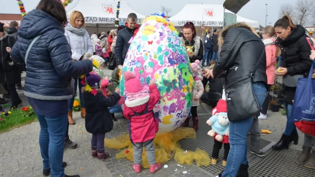 Tczew - Tłumy tczewian na spotkaniu wielkanocnym na Suchostrzygach