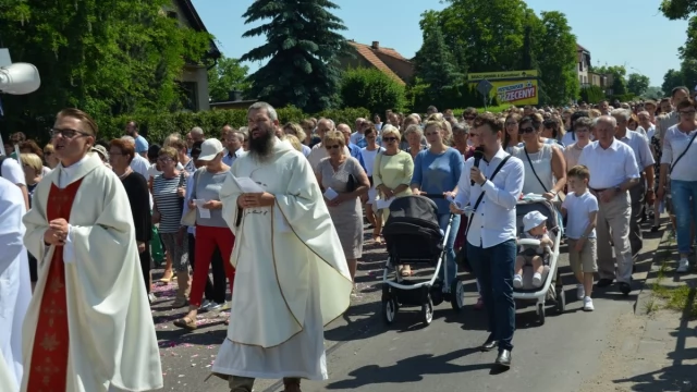 Tczew - Boże Ciało. Wierni na ulicach Tczewa