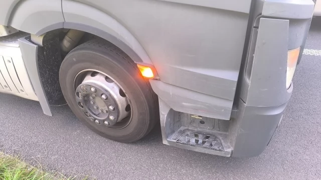 Tczew - Kolizja na A1. Jeden zmieniał pas, drugi wyprzedzał z prawej strony