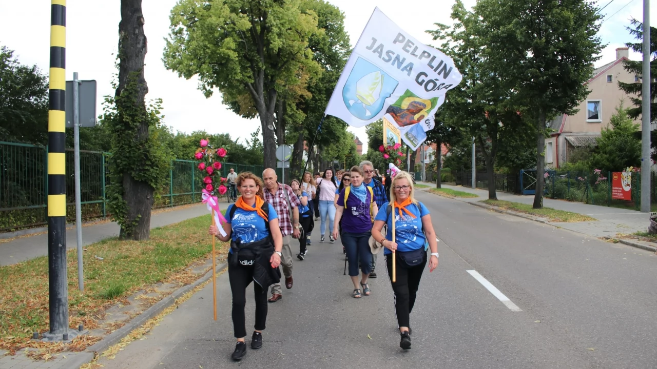 Tczew - Pielgrzymka idzie do Częstochowy. Ze względu na COVID jest inna niż zwykle