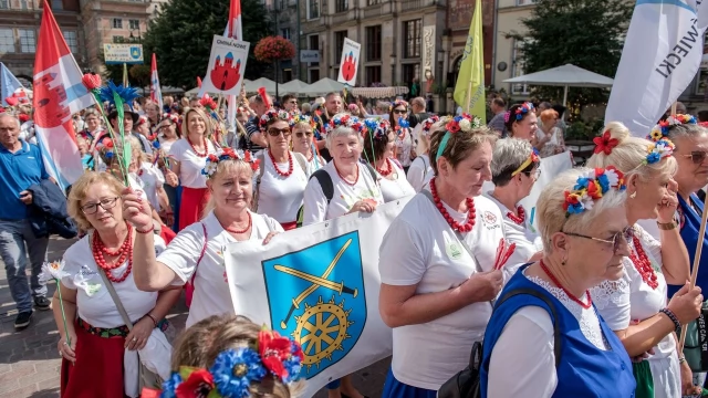 Tczew - Kociewie podbija Gdańsk - rekordowy Korowód i moc atrakcji na Święcie Kociewia