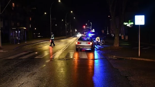 Tczew - 64-letnia rowerzystka w szpitalu po potrąceniu na przejeździe rowerowym