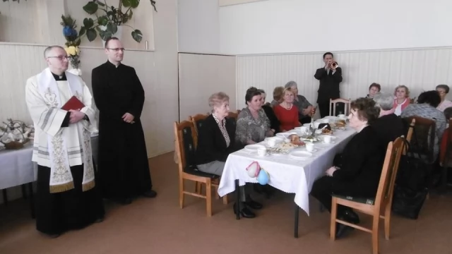 Tczew - Mieszkańcy Suchostrzyg spotkali się na wielkanocnym śniadaniu
