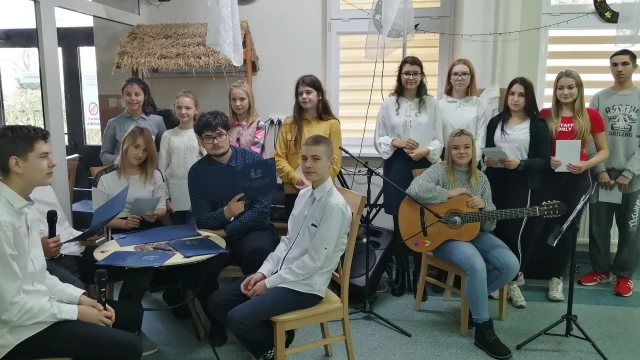Tczew - Uczniowie podarowali 700 wierszy