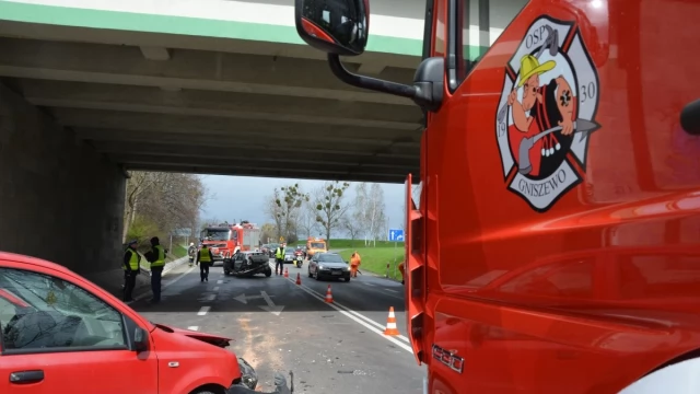 Tczew - Trzy samochody zderzyły się w Czarlinie
