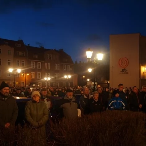 Tczew - Droga krzyżowa na Starym Mieście. Tłumy tczewian na ulicach